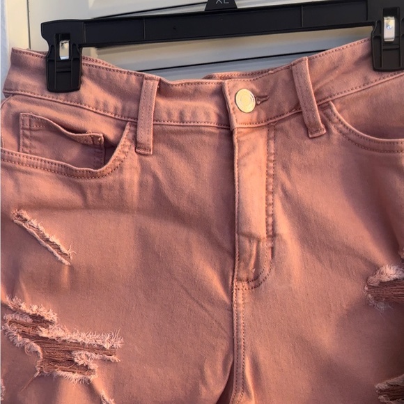 2-Shorts size 6.Please look at the pictures and video for better description!!❣️ - Picture 3 of 14